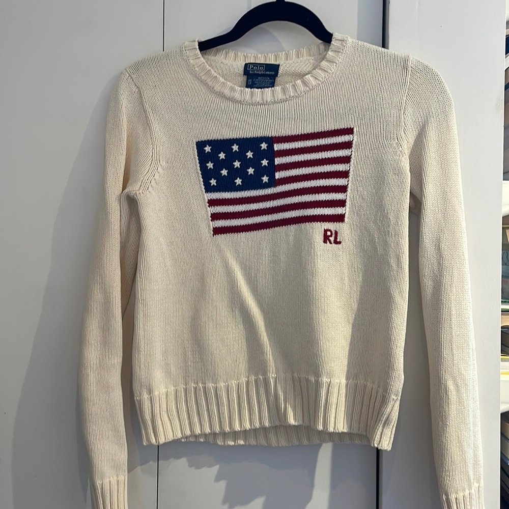RL flag sweater in size XS!! beautiful and in great condition. Originally $400